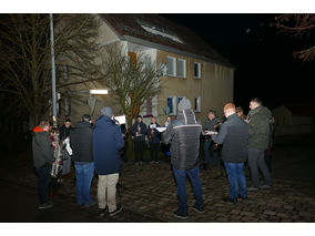 Stadtkapelle Naumburg spielt weihnachtliche Lieder (© Karl-Franz Thiede)